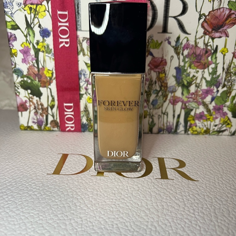 Dior Forever Skin Glow Foundation - Golden Tan